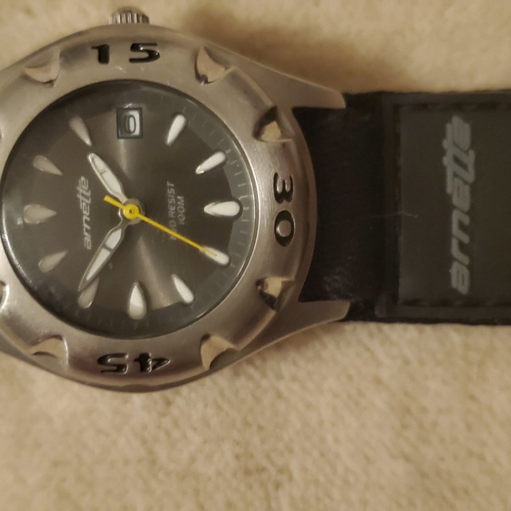 ARNETTE VELCO STRAP WATCH - Picture 3 of 4